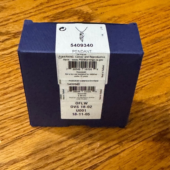 Swarovski Mayfly Pendant Necklace - Picture 4 of 4